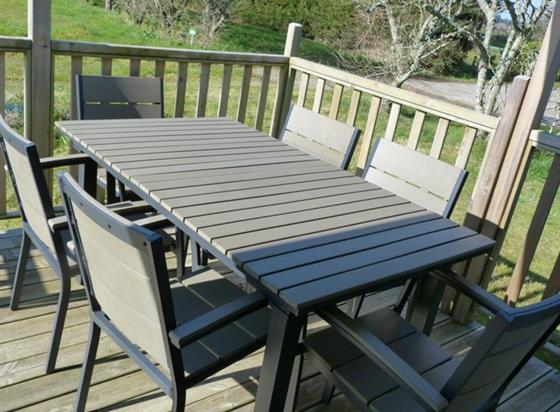 NOUVEAU MOBILIER DE TERRASSE